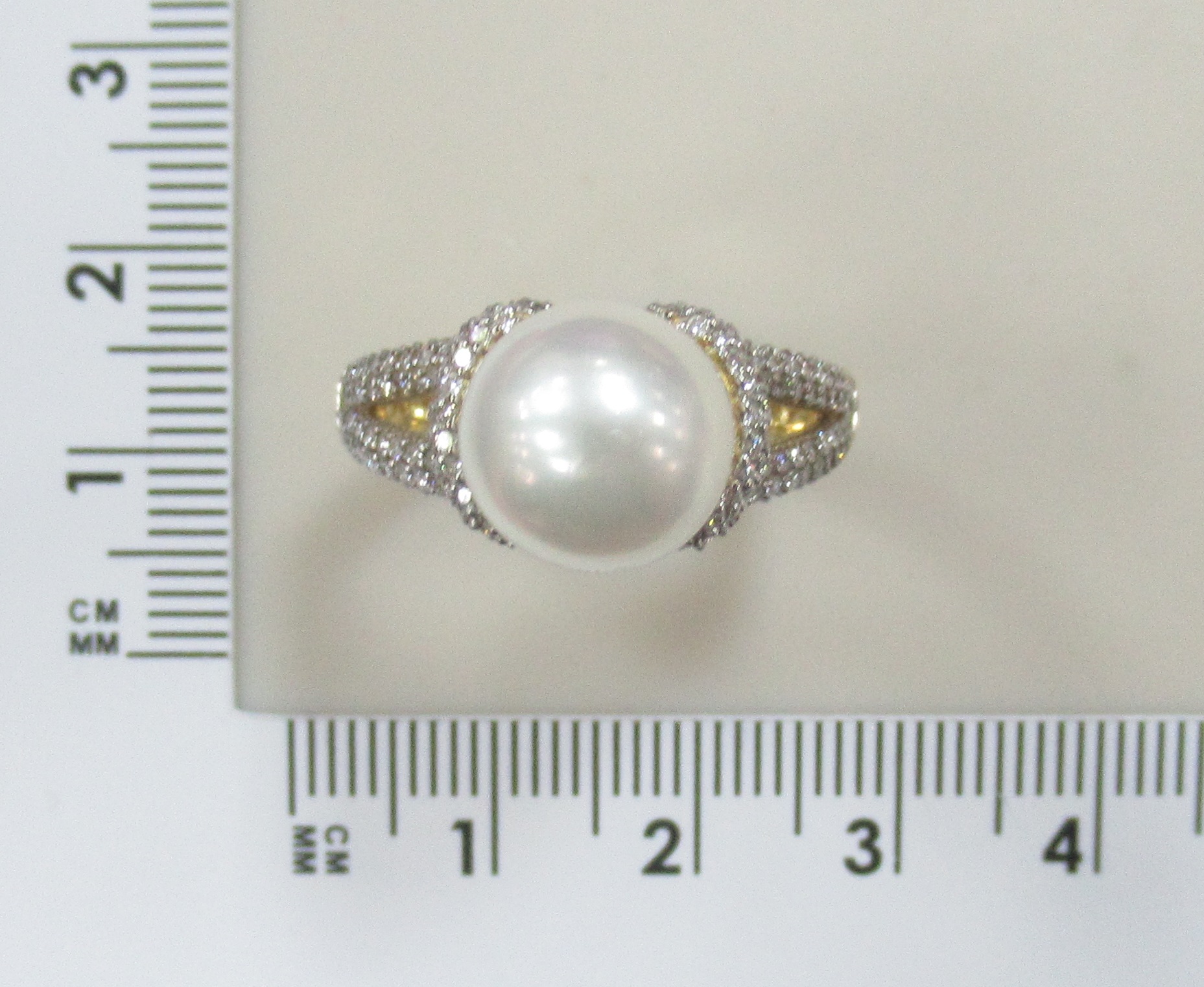 Кольцо из желтого золота с жемчугом